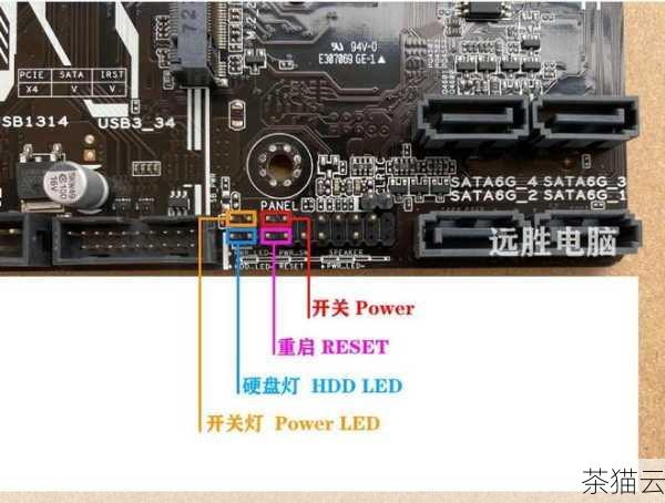 答：微星和华硕的 Z370 主板在扩展性方面的差异不是很大，通常它们都会提供多个 PCIe 插槽、M.2 接口以及丰富的 USB 接口，但具体的数量和规格可能会因不同的型号而有所不同，高端型号会提供更多的扩展接口和更高的扩展性。