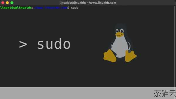 答：可以使用“sudo userdel 用户名”命令来删除用户，但需要注意的是，这只会删除用户账号，不会删除用户的主目录和相关文件，如果要同时删除用户主目录和相关文件，可以使用“sudo userdel -r 用户名”命令。