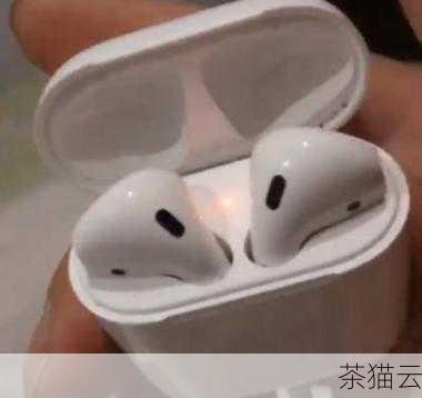 接下来为您解答与“AirPods 黄灯一直闪连不上怎么办”相关的问题：